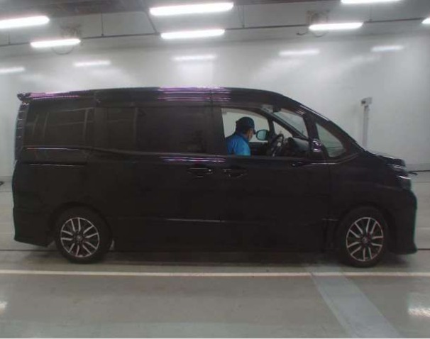 2014 Toyota Voxy